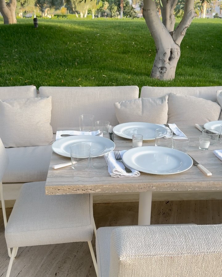 Elegant outdoor table setting for a private TacoNTodo catering event